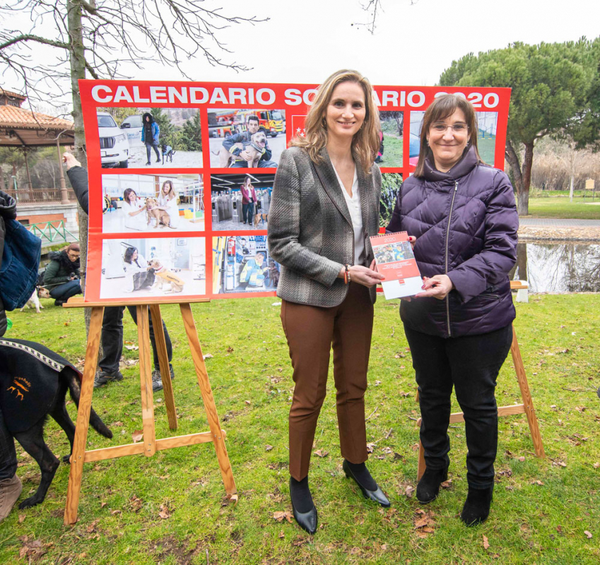 Presentación del calendario solidario contra el abandono de mascotas