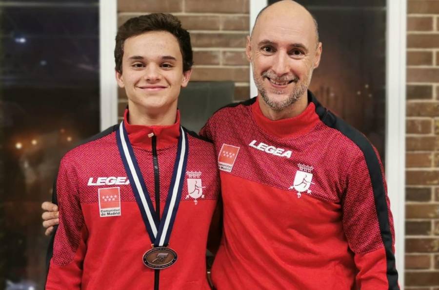 Alberto Luque conquista el bronce en el Campeonato de Esgrima del Mediterráneo