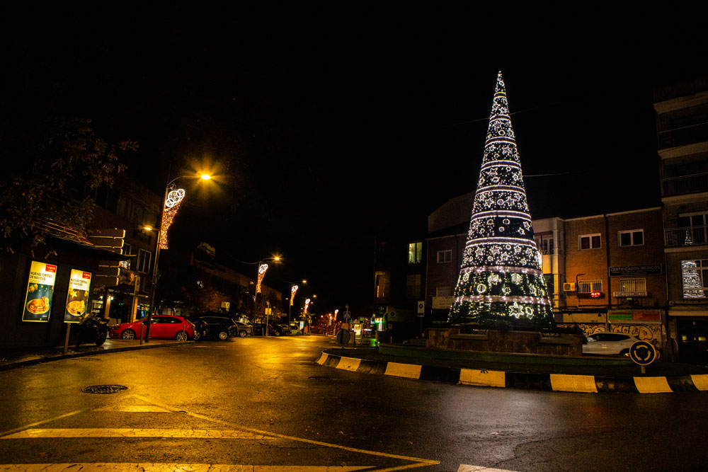 Árbol navideño en la Plaza del Gobernador
