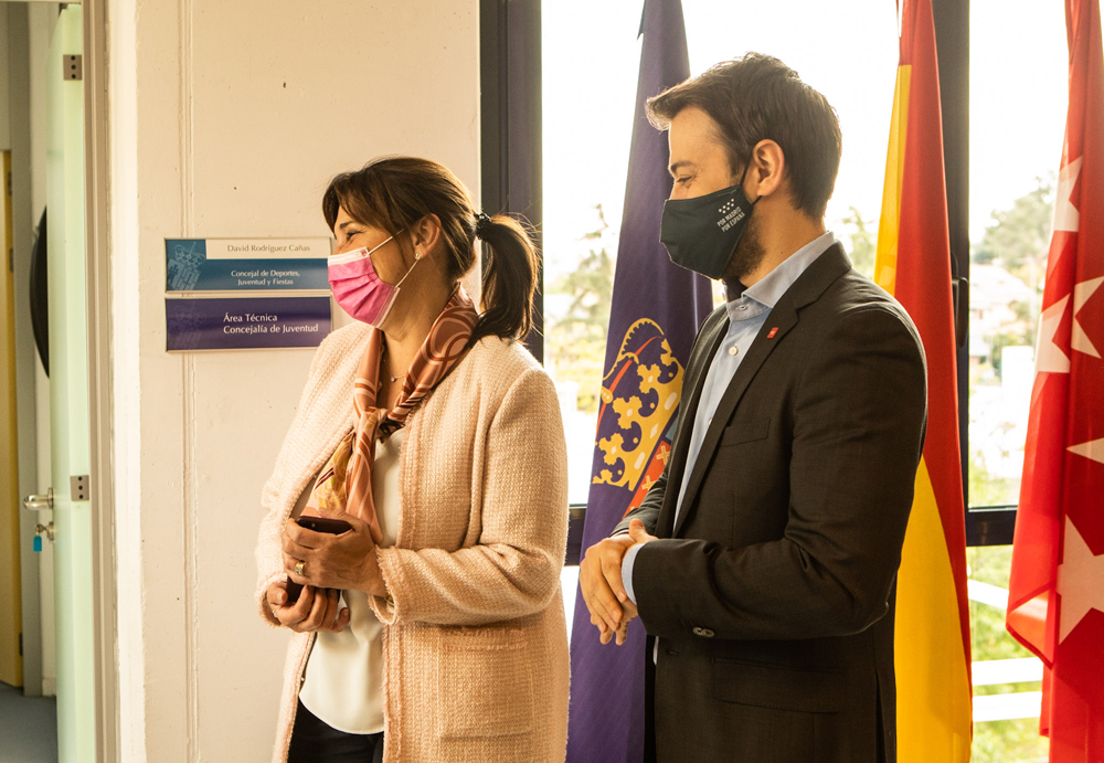 La alcaldesa, Susana Pérez Quislant visita el CUBO Espacio Joven