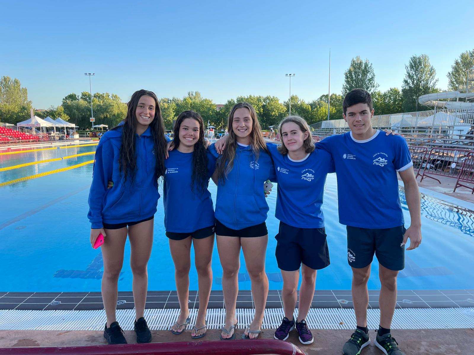 Doblete en el podio de 100 m mariposa femenino en el Campeonato de España infantil de verano