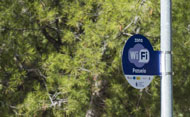 Cartel de zona WiFi en el municipio (Se abre en ventana nueva)