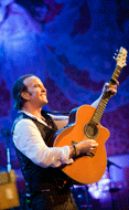 Álvaro Urquijo, durante un concierto