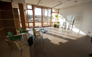 Interior del Centro de Recursos de Educación Ambiental para la sostenibilidad (Se abre en ventana nueva)