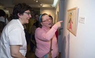 Susana Pérez Quislant, alcaldesa de Pozuelo, en la exposición 'Pinceles para la inclusión' (Se abre en ventana nueva)