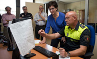 Susana Pérez Quislant visita las instalaciones de Policía (Se abre en ventana nueva)