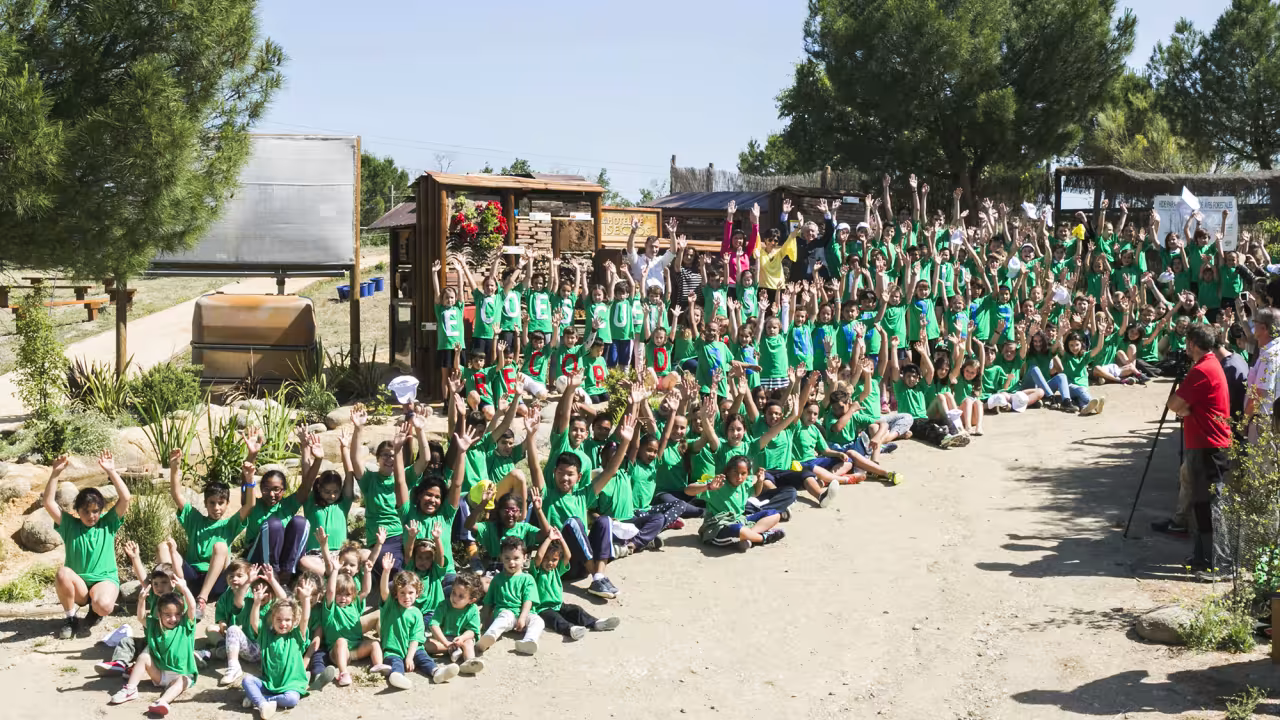 La alcaldesa con los escolares en el Aula de Educación Ambiental