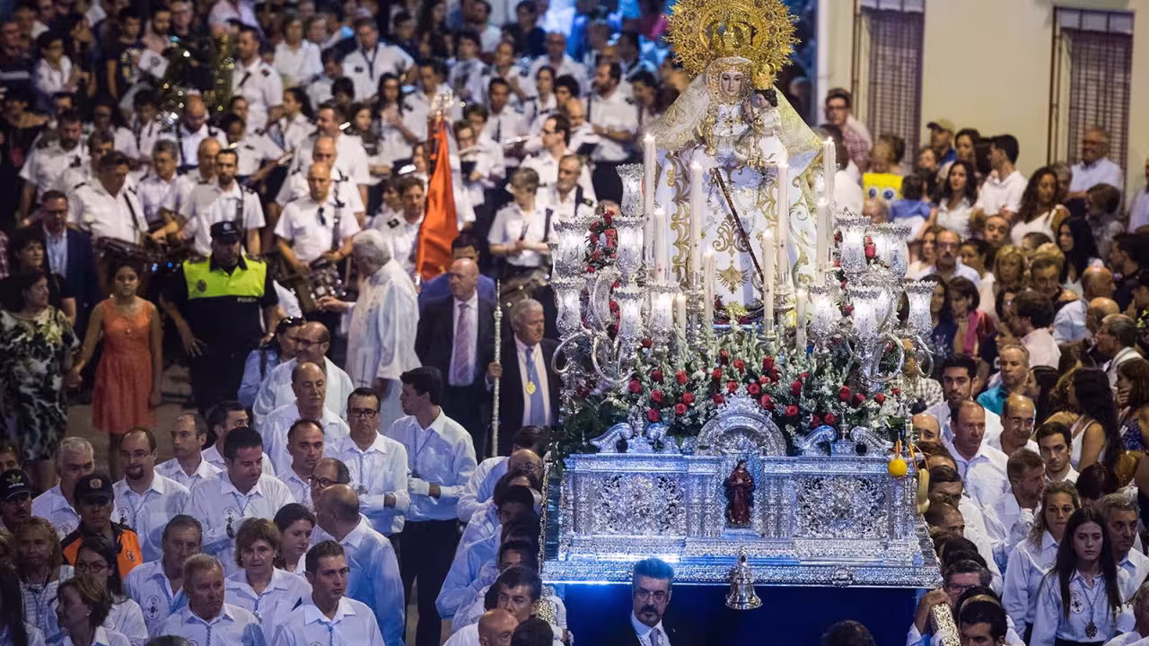 Cientos de pozueleros acudieron a la procesión