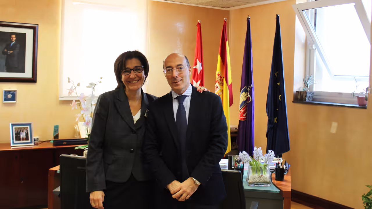 La alcaldesa con el director general
