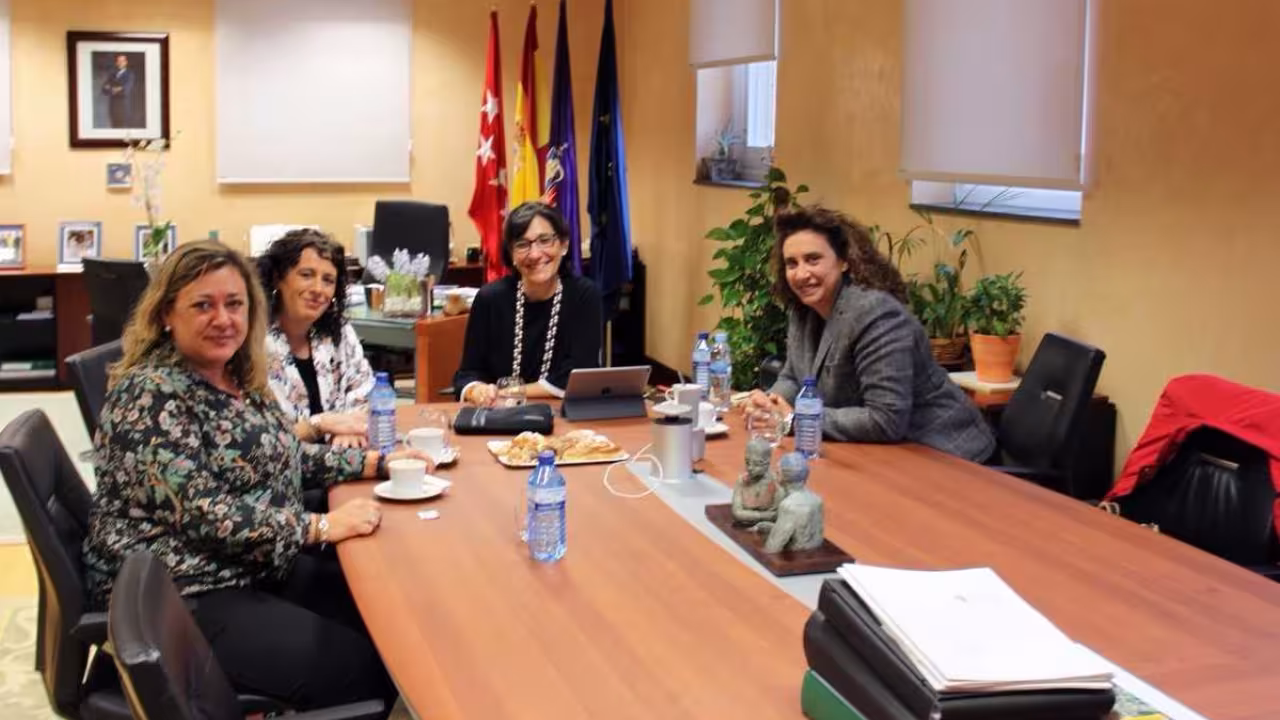Reunión de la alcaldesa y la gerente del 112