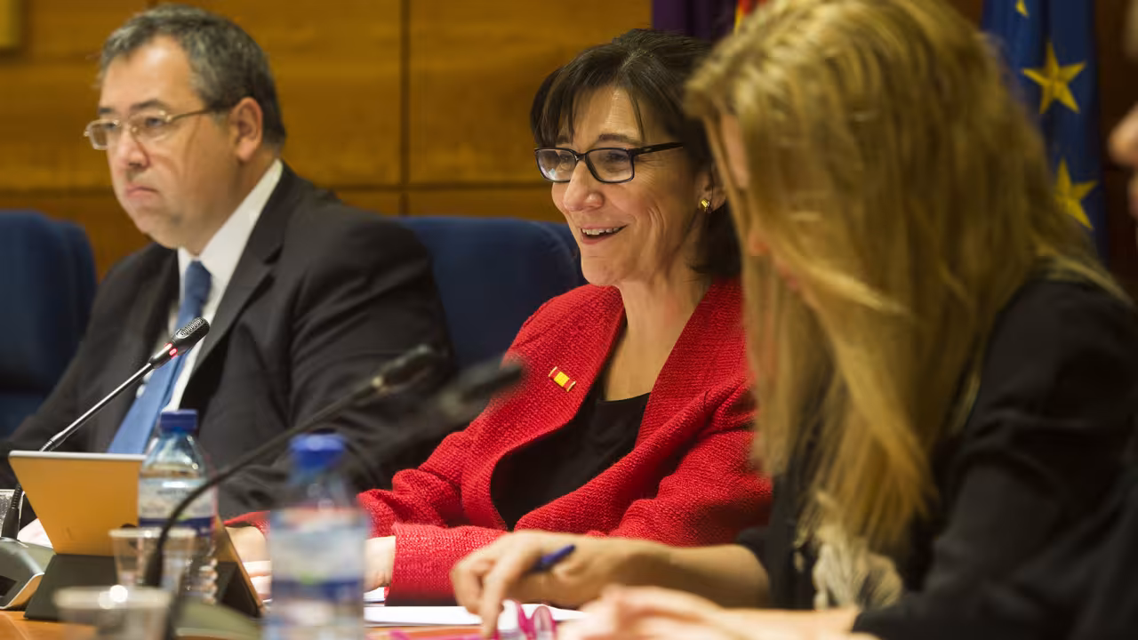 La alcaldesa, Susana Pérez Quislant, presidiendo el pleno de diciembre