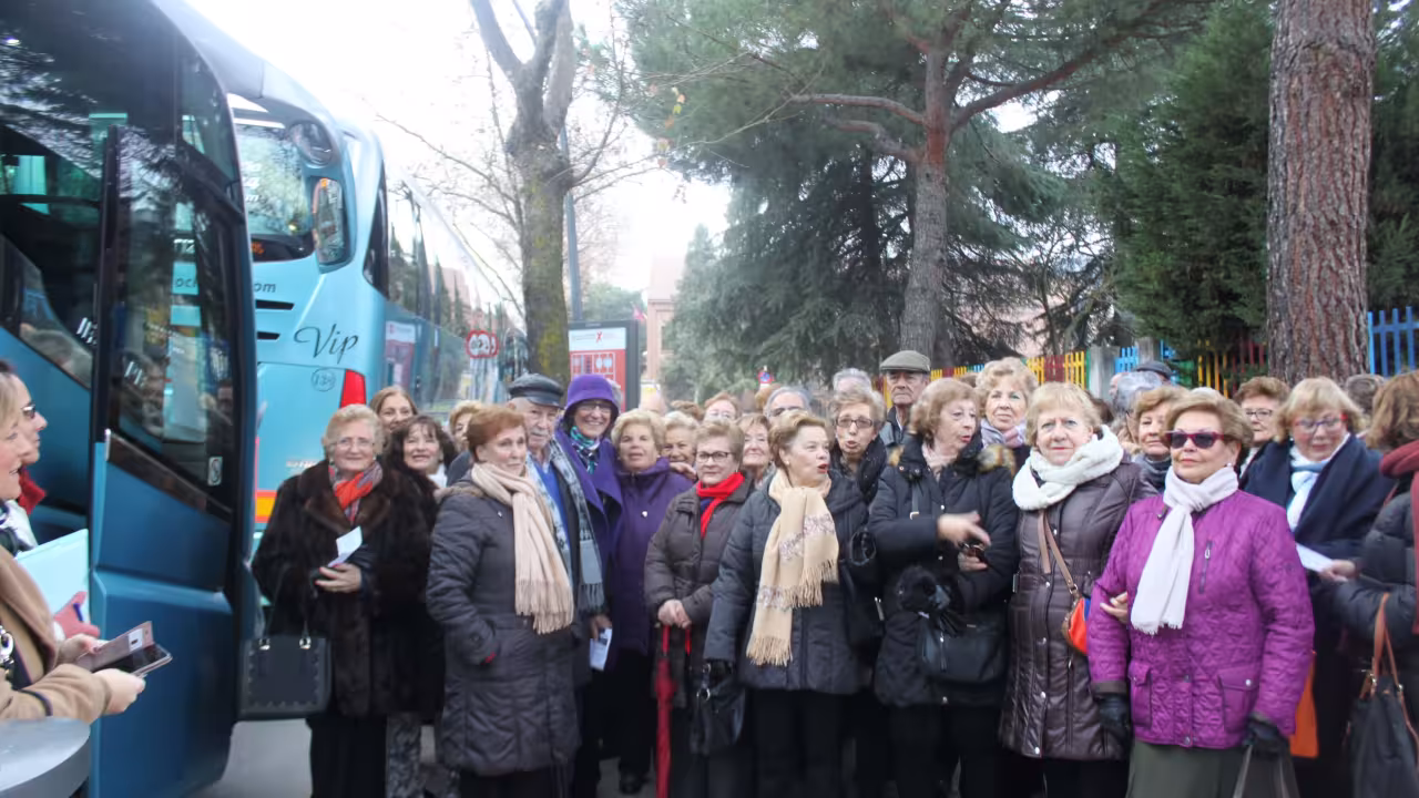Foto de despedida de personas Mayores a Segovia