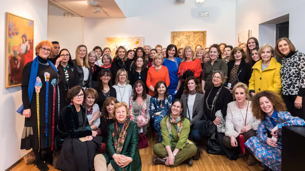 Exosición mujeres artistas