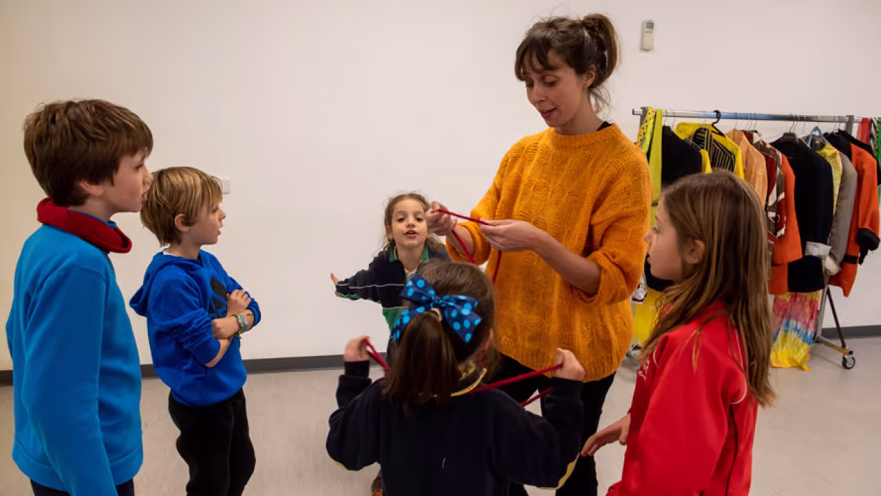 Escuela de Creatividad y Artes Escénicas