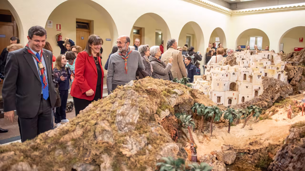 La alcaldesa en la inauguración del Belén del Ayuntamiento