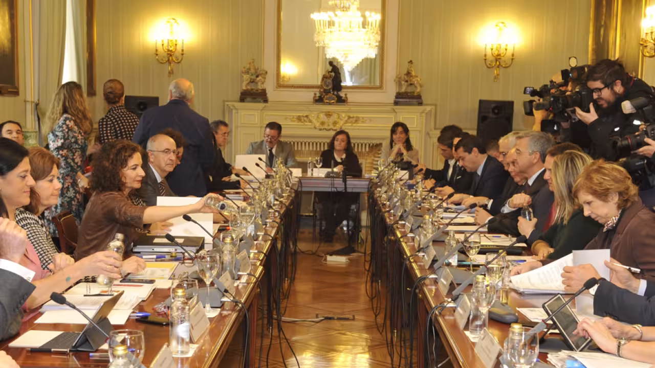 La alcaldesa participa en la reunión con la Ministra de Hacienda en la que se le reclama la devolución del IVA de 2017 a los Ayuntamientos 