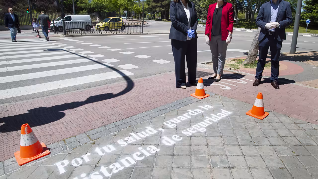Frase en un paso de cebra de pozuelo