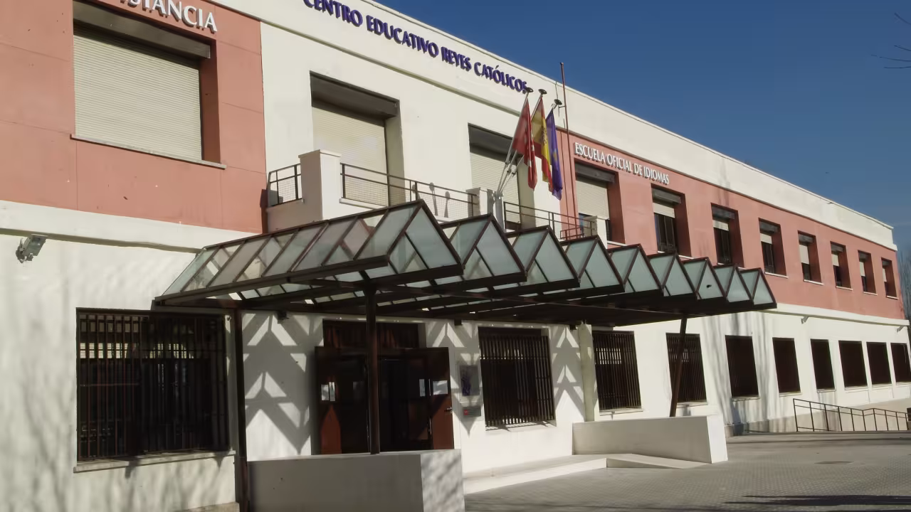 Centro Municipal de Formación de Personas Adultas Reyes Católicos
