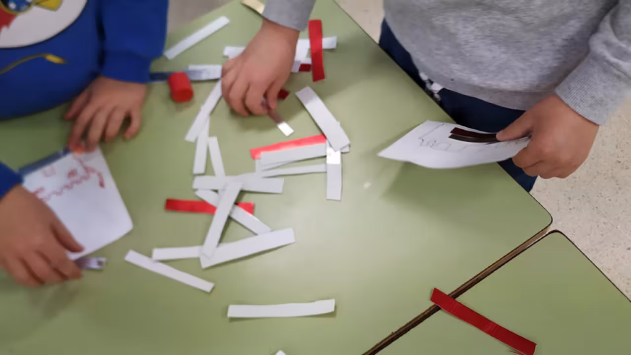 Niños en un taller