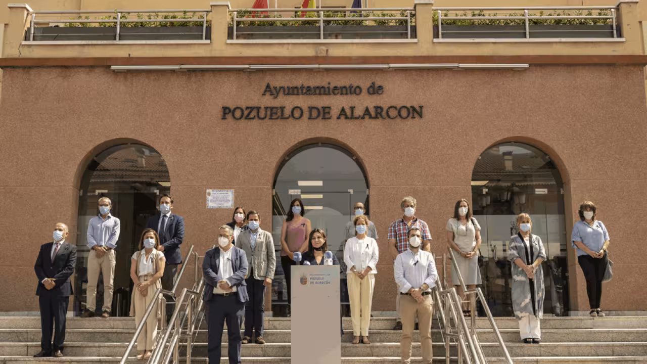 Minuto de silencio a las puertas del Ayuntamiento 