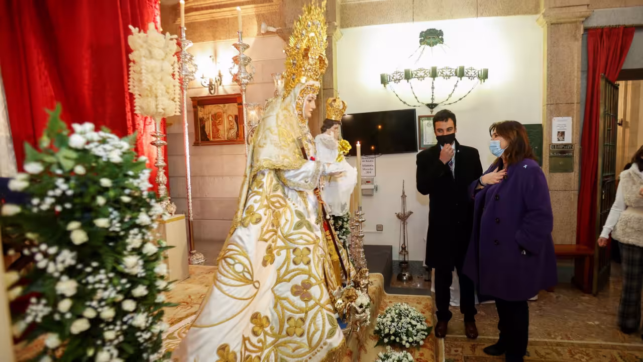 Veneración Virgen