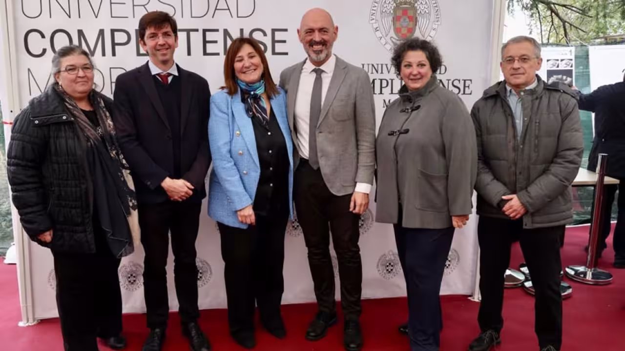 Primera piedra universidad