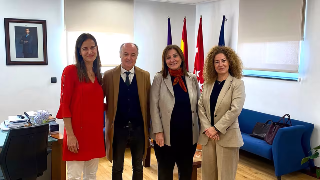 Reunión de la alcaldesa con el Colegio de Psicólogos de Madrid