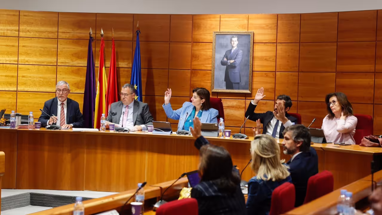 Sesión de un pleno municipal
