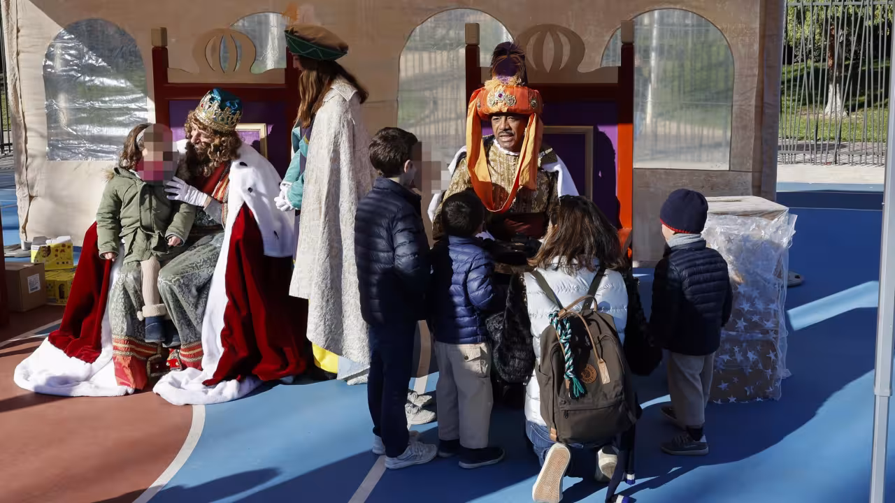 entrega de cartas a los reyes magos