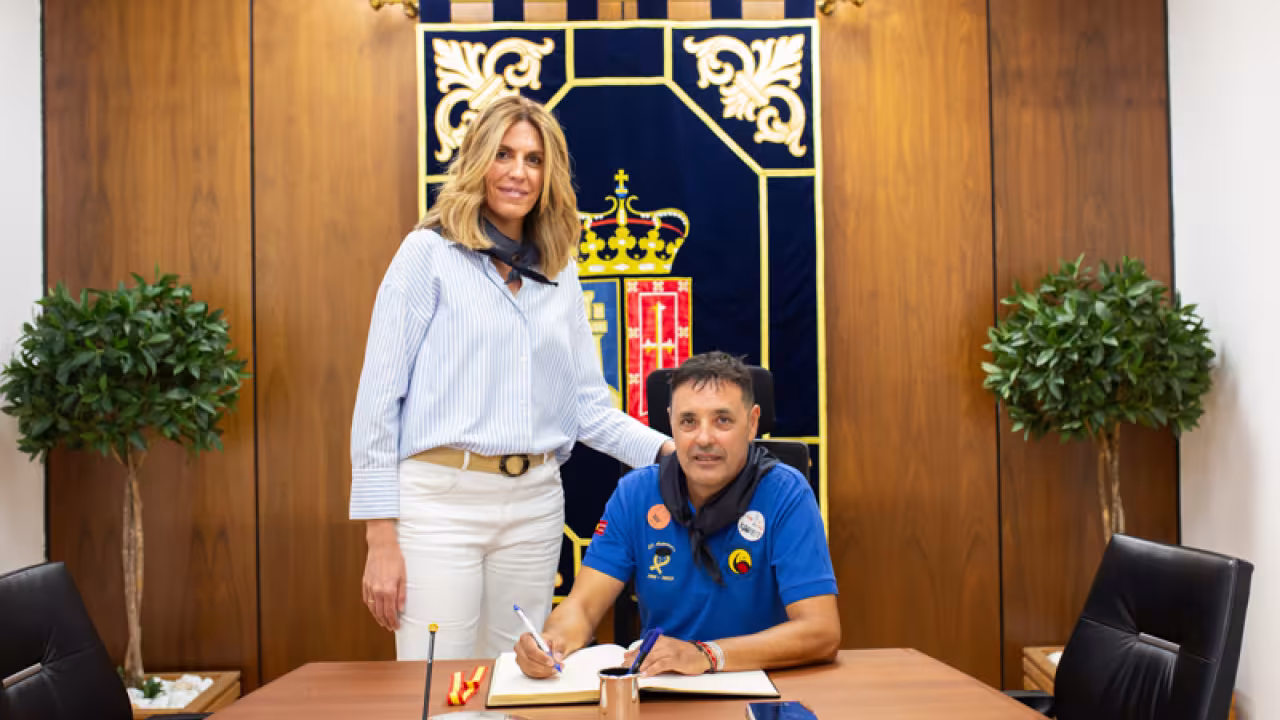 Alcaldesa y pregonero Pozuelo