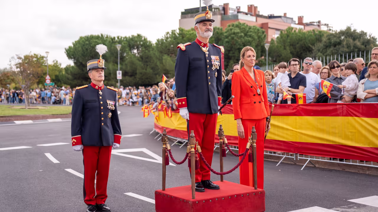 La alcaldesa presidiendo el desfile 