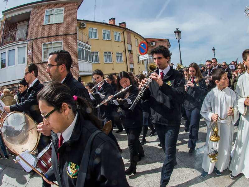 Procesión del Encuentro y Tirada de Aleluyas