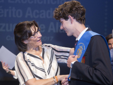 La alcaldesa entrega los premios a la excelencia académica
