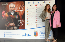 La alcaldesa Susana Pérez Quislant junto a María Castro