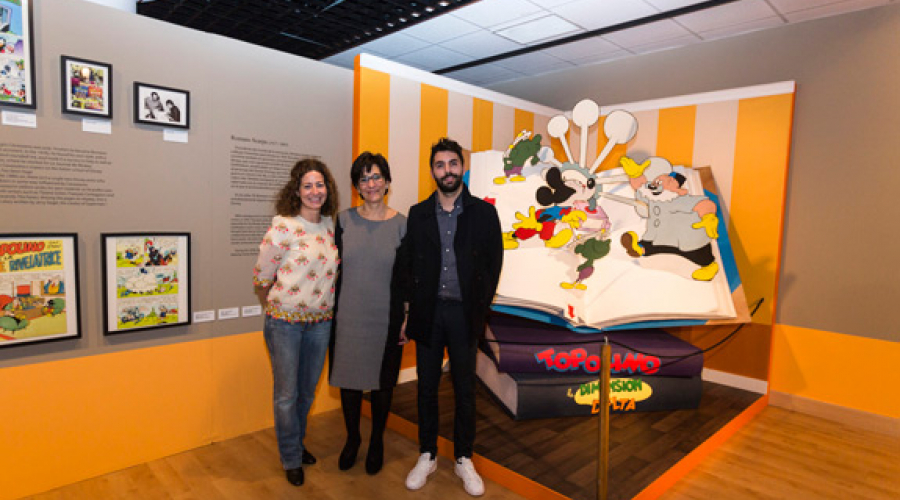 La alcaldesa, Susana Pérez Quislant, inaugura la exposición Mickey y Donald todo un arte (Se abre en ventana nueva)