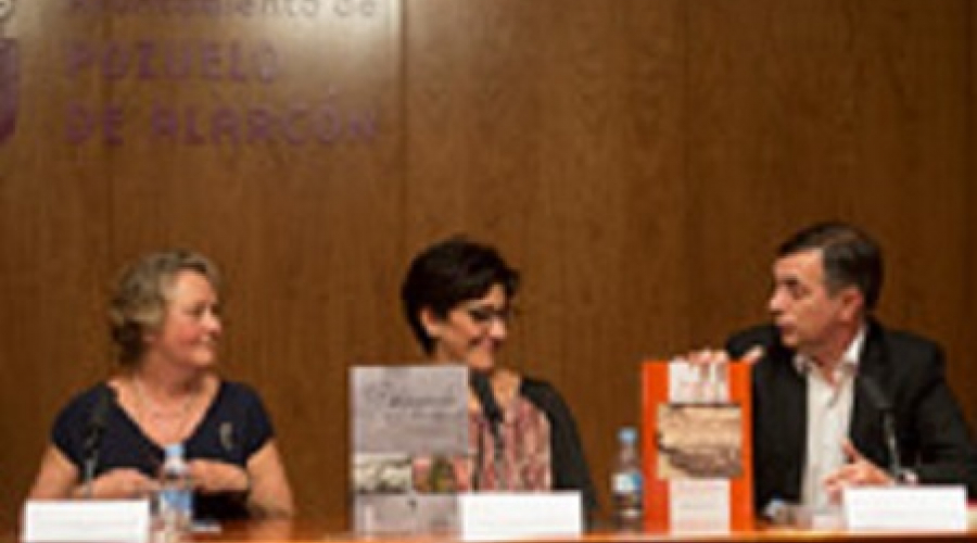 Presentación del libro de Esperanza Morón (Se abre en ventana nueva)