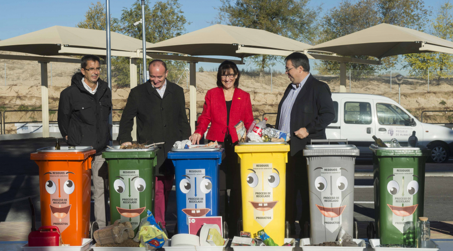 La alcaldesa de Pozuelo, Susana Pérez Quislant, visita el nuevo Punto Limpio de Pozuelo de Alarcón