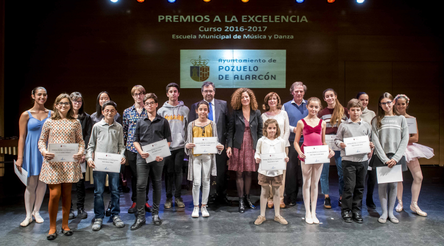 Entrega d epremios a la excelencia de los alumnos de la EMMD