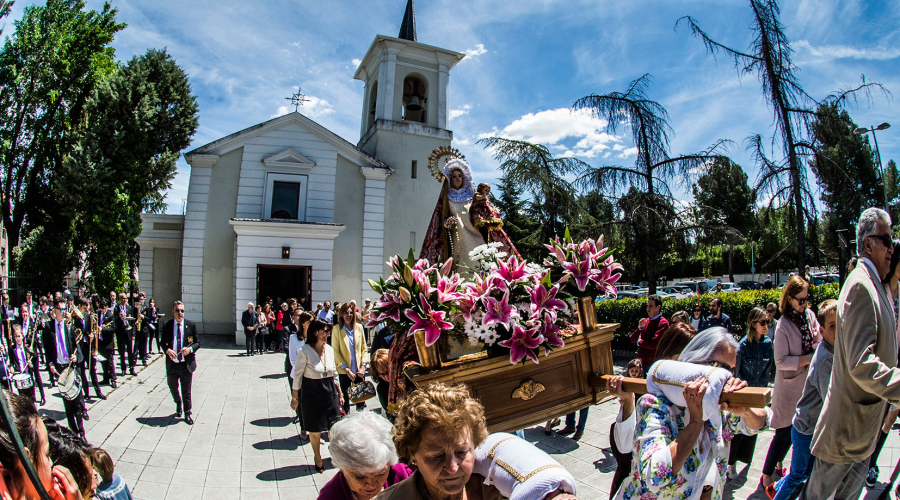 Procesión en honor a San Gregorio