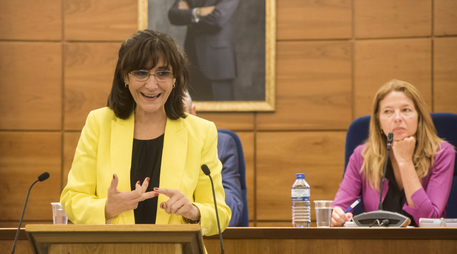 La alcaldesa en un momento del debate