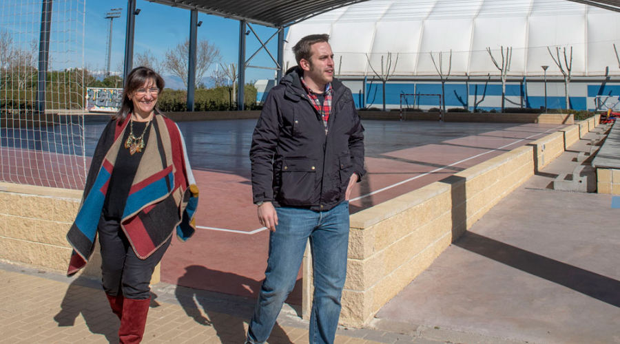 La alcaldesa de Pozuelo de Alarcón visita la Ciudad Deportiva Valle de las Cañas