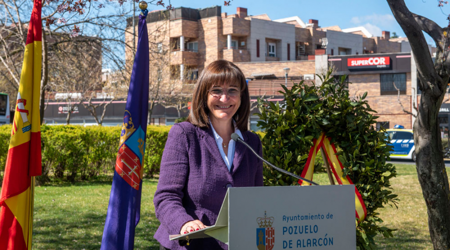 La alcaldesa en el homenaje a las víctimas de terrorismo
