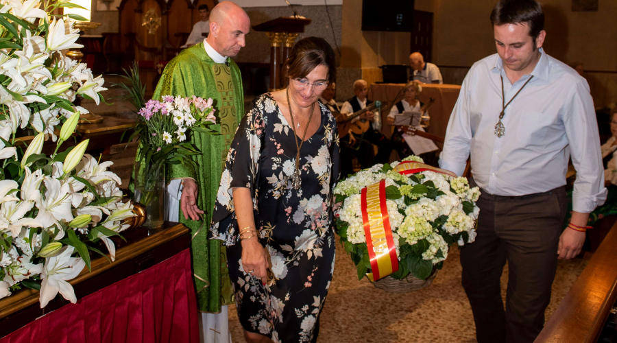 La Ofrenda floral a la Virgen del Carmen