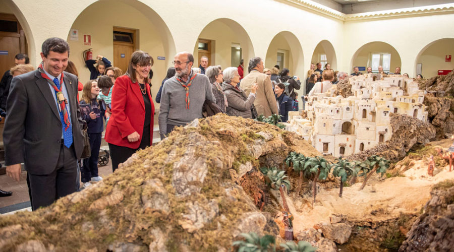 La alcaldesa en la inauguración del Belén del Ayuntamiento