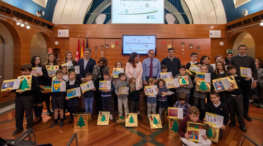 Entrega de premios de los concursos escolares navideños