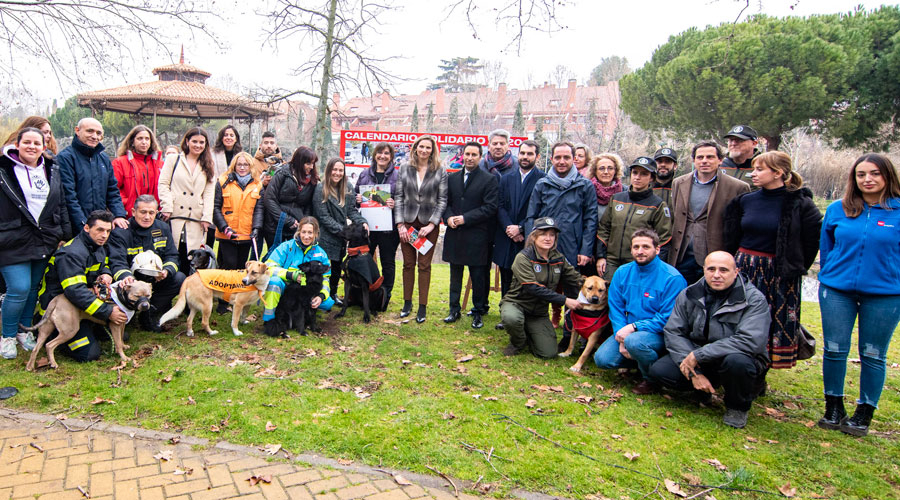 Presentación calendario solidario contra el abandono de mascotas