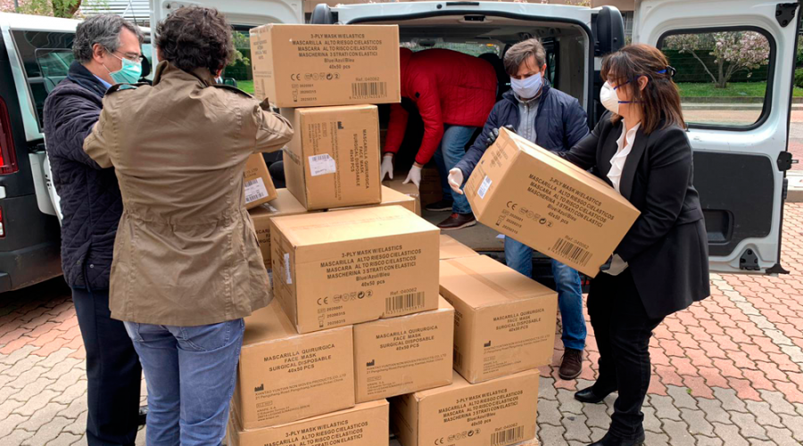 Recepción del pedido de mascarillas para repartir a los pozueleros