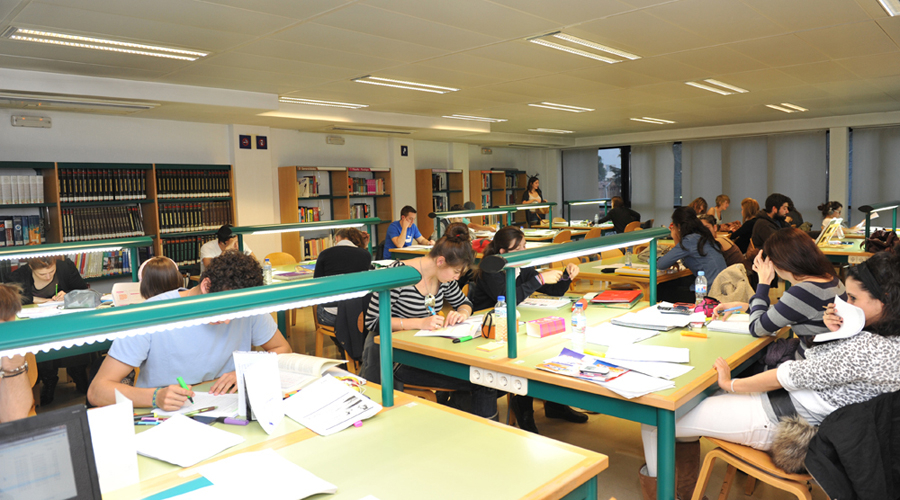 Sala de estudio de la biblioteca