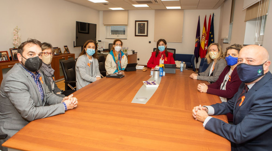 La alcaldesa junto a los directores de los colegios concertados de Pozuelo