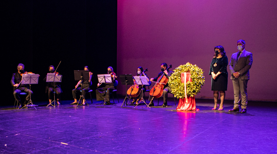 Homenaje a los profesionales y voluntarios contra la pandemia